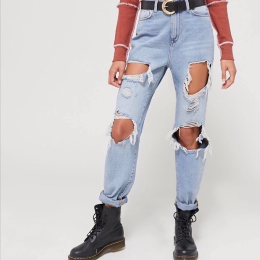 BDG Ripped High-Waisted Jeans